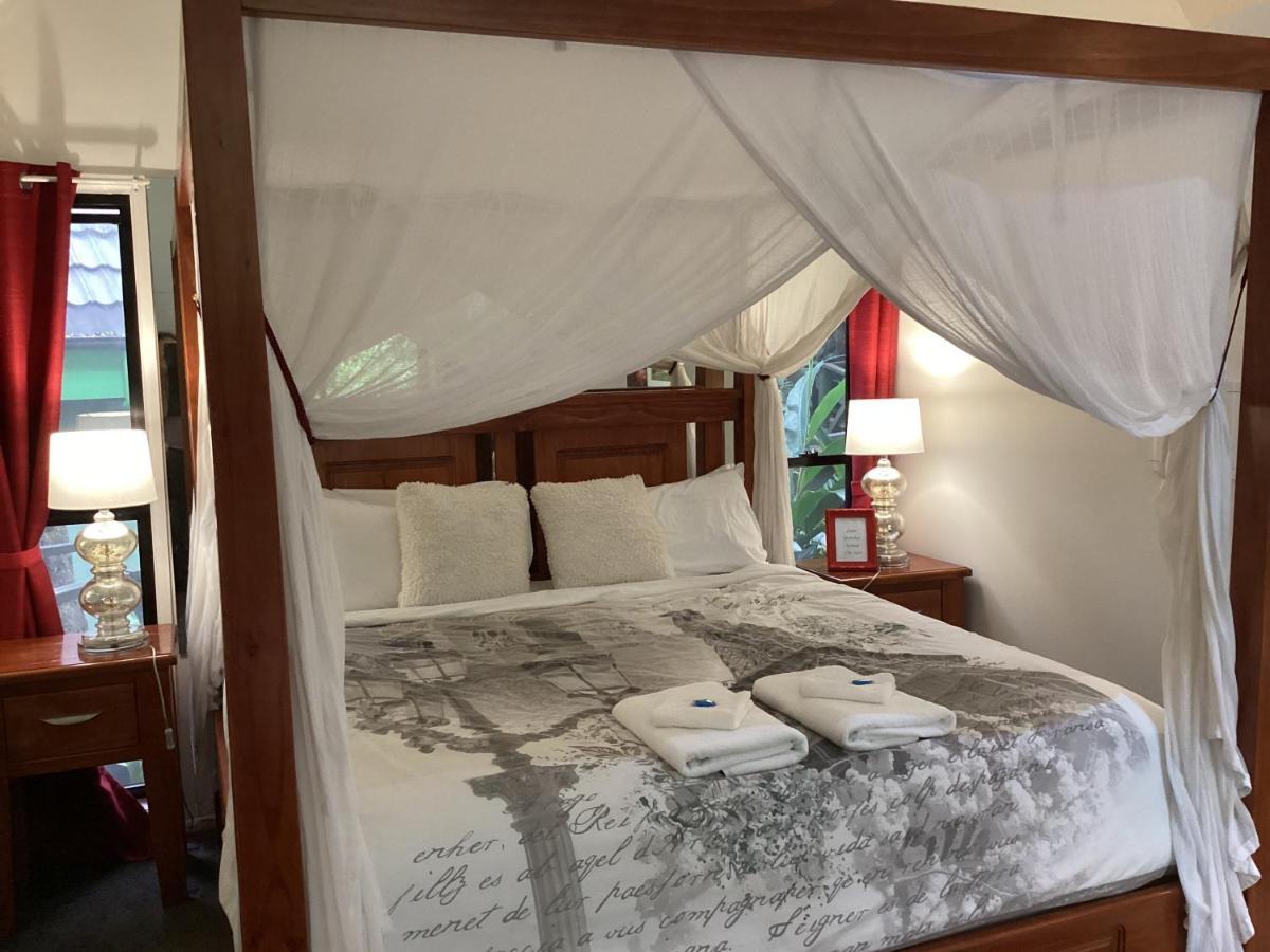 Chalet On Gallery Walk - King Bed, Spa, Fireplace, Wifi & Netflix, Linger A While Mount Tamborine Luaran gambar