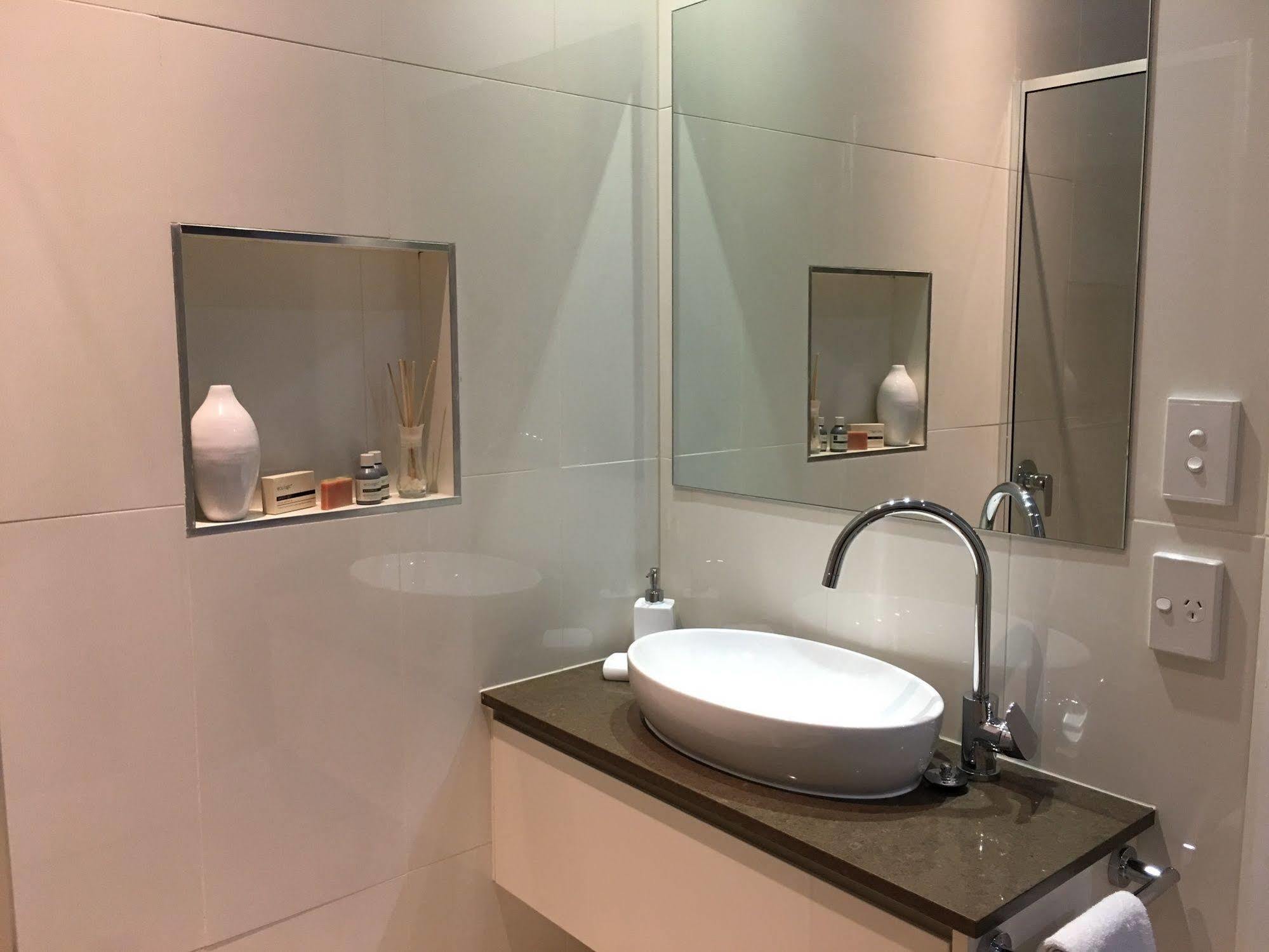 Chalet On Gallery Walk - King Bed, Spa, Fireplace, Wifi & Netflix, Linger A While Mount Tamborine Luaran gambar