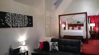 Chalet On Gallery Walk - King Bed, Spa, Fireplace, Wifi & Netflix, Linger A While Mount Tamborine Luaran gambar